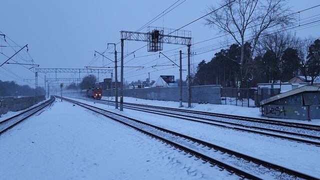 рассекая свежий снег! ЭП2К-331 с поездом №120 Москва-Саранск | Красково