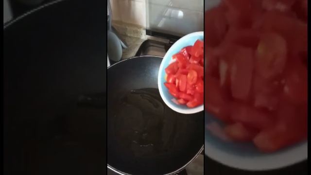 Pasta pomodoro, stracciata di bufala e basilico 😝🍅