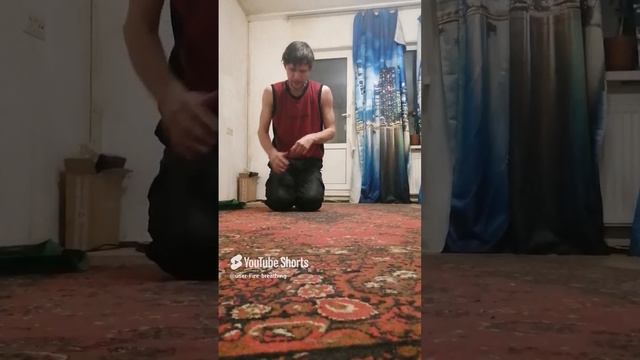 Отжимания на двух пальцах одной рукой. С рождеством!!!