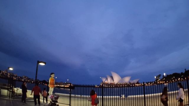 8K Sydney Short Walk #Squid Game -Red Light, Green Light Doll Appears in #Sydney Australia
