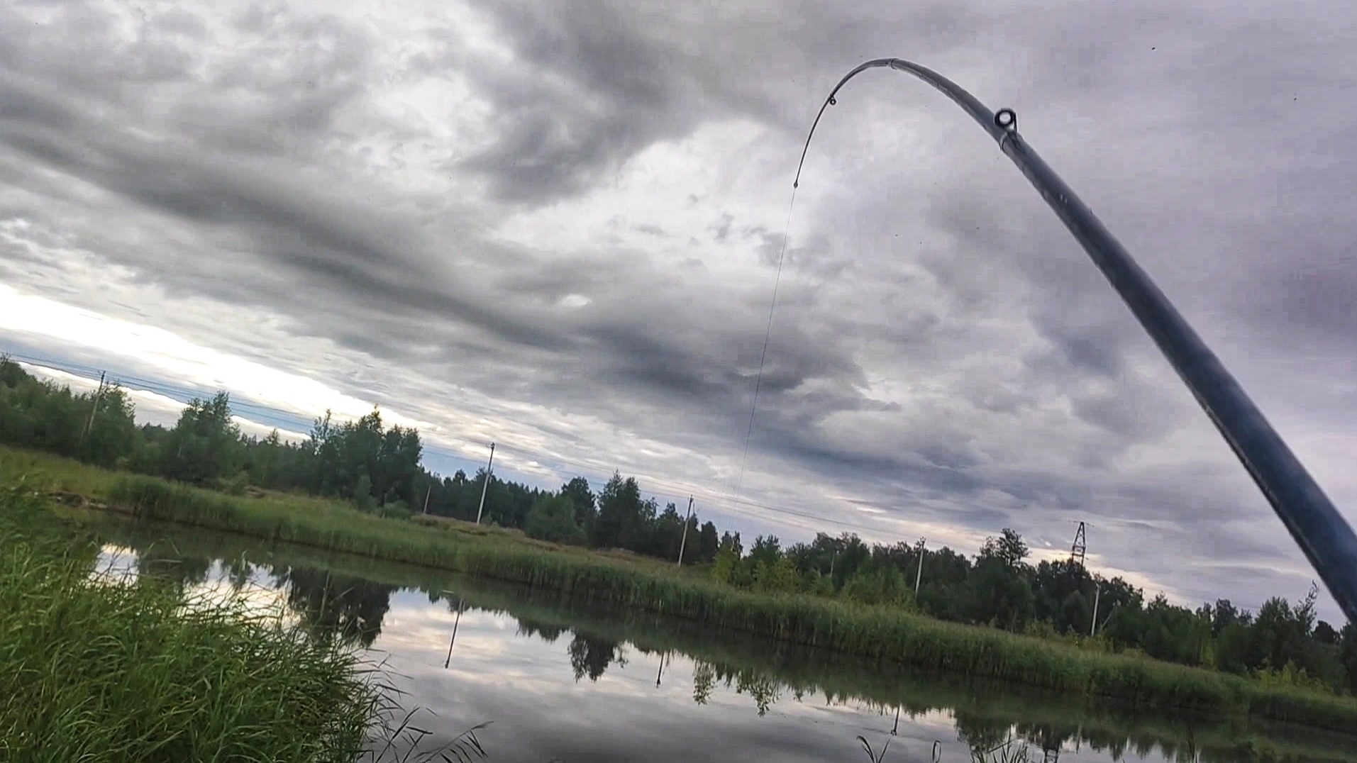 Рыбалка на карася на песчанном карьере.