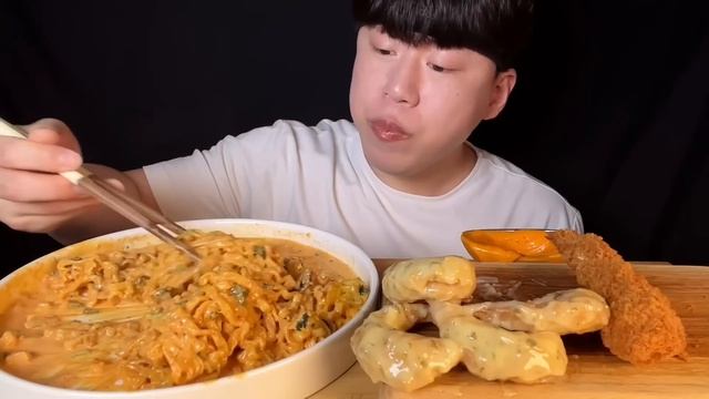 SUB) 꾸덕한 크림 진짬뽕과 새콤한 크림새우, 바삭한 새우튀김 먹방 ASMR 매콤하고 해물향 나는 크림진짬뽕과 새우는 정말 잘어울려요🍤 제가 제일 좋아하는 조합이예요