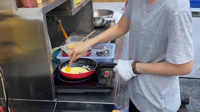 [Reverse video] Mozzarella cheese bubble waffle / 起司星星雞蛋仔(空包蛋) - Taiwan street food