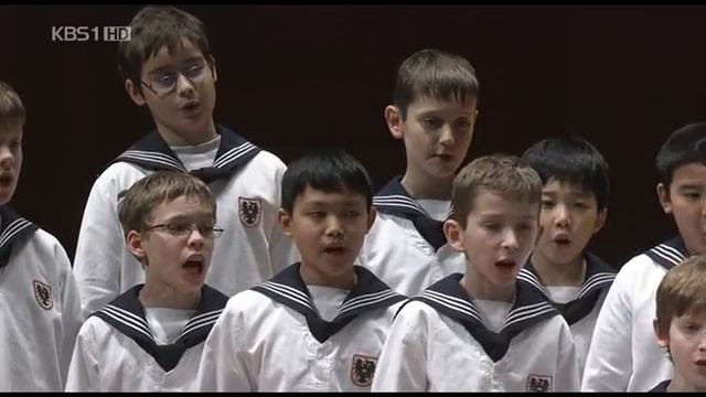 The Vienna Boys Choir - Rossini _ La Passeggiata. Венский хор мальчиков - Россини : La Passeggiata.