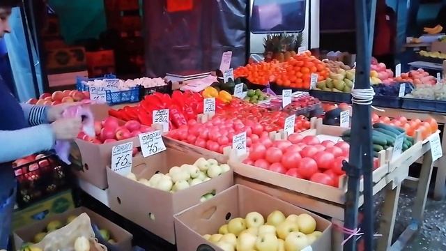 Худший двор и подъезд, сушка белья на улице, окна, сервис в транспорте и на рынке, Севастополь, Крым