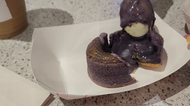 Seattle Eats - Loved the matcha and ube fondant and tried Onibaba