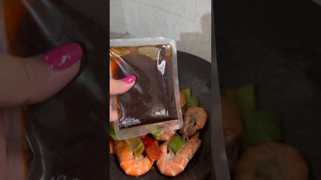 Black Pepper Stir Fry Shrimp! #shorts #blackpepper #shrimp #blackpeppershrimp #seafood #asianfood