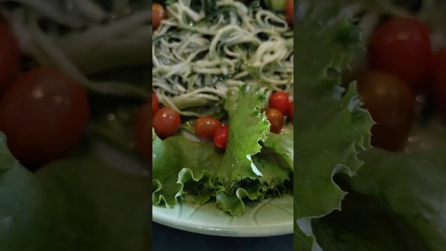 Вкусный салат из свежих огурцов