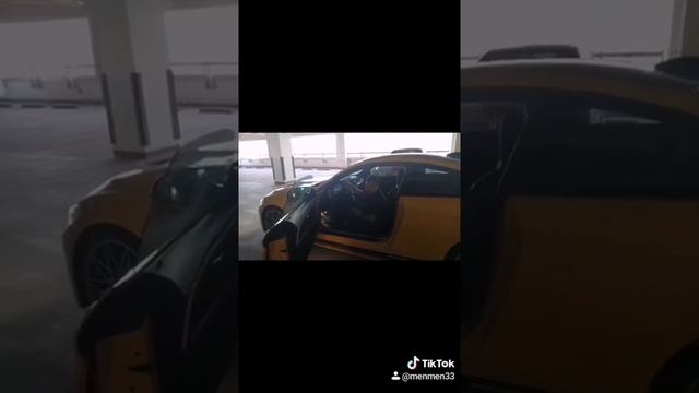 Beautiful Building With UAE Flag | Dubai Highway | BMW Yellow Cool Color Of Car | MenMen Official
