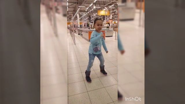Я танцую как умею. Не цените строго, змеи)))