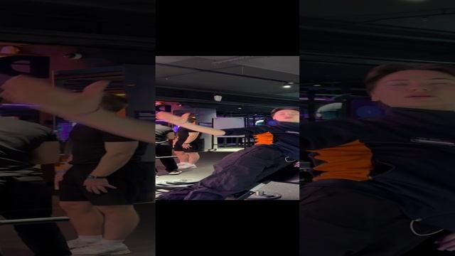 Боковые скручивания на гиперэестензии