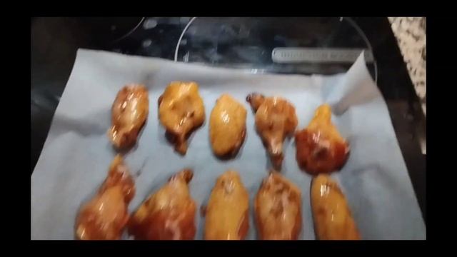 Крылышки жёлтой курицы в духовке