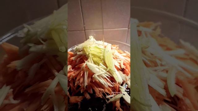 ДЕРЖИСЬ МАТЬ! СКОРО ЛЕТО!