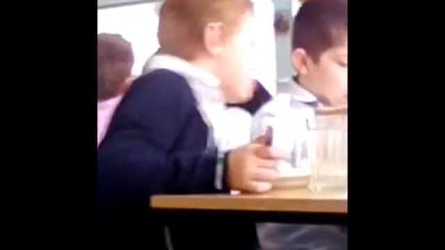 Вася в столовой/всем смотреть:D