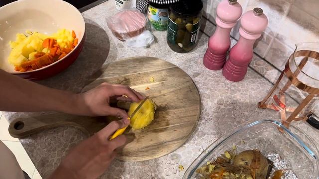 Оливье из запеченных овощей