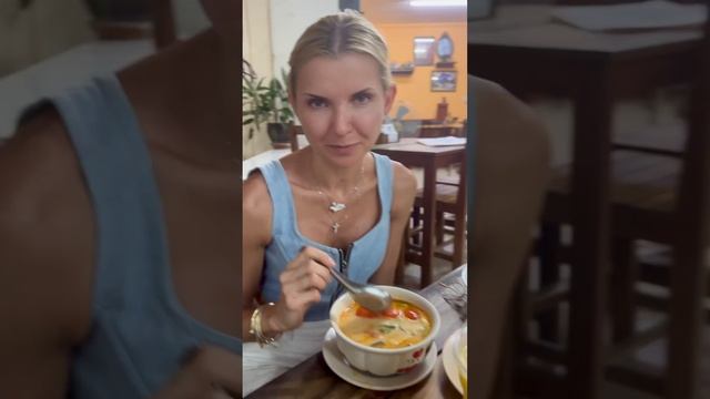Божественный суп Том-Ям за 350 руб и манго-шейк 130р! Оно того стоит !! #shortsvideo #shorts #томям