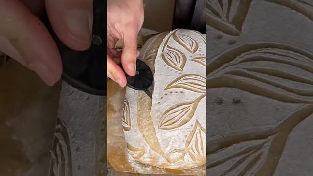 Leafy sourdough score #trending #shorts #shortsfeed #viral #viralvideo #foryou #foodie #baking