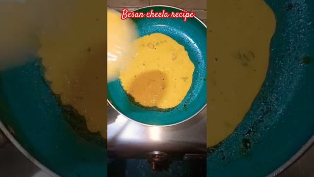Besan ka cheela#food #shortvideo #shorts #short #chilla #besan #ashortaday #indianstreetfood #yummy