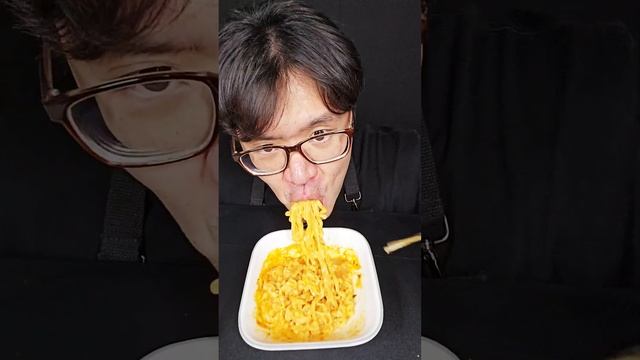 How to cook buldak carbonara ramen more deliciously #cookingasmr #koreanramen #おいしい