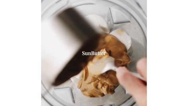 Cookie Dough Stuffed Ice Cream Sundae Cones // vegan, no-churn