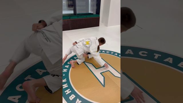 Что видит вокруг себя наставник нашей академии ☺️