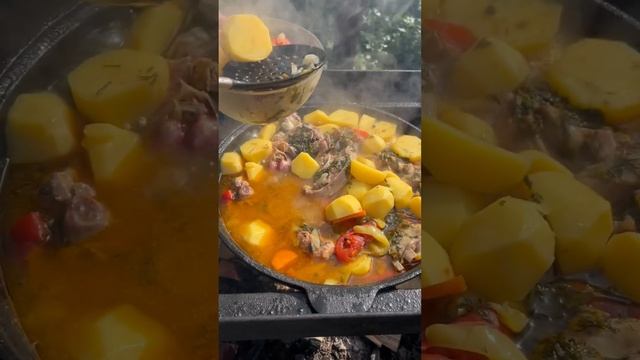 Хашлама казан на огне Жизнь в деревне