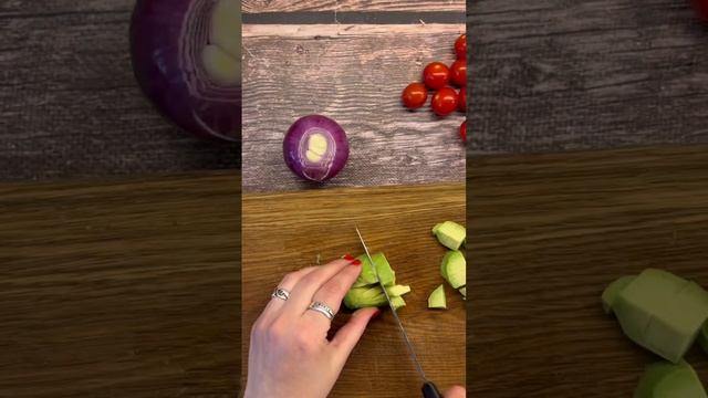 Очень вкусный салат с курицей и медово-горчичной заправкой!❤️ готовите так?