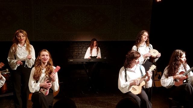 Театр «Линии» представляет концерт «Квартирник. 90-е»-5