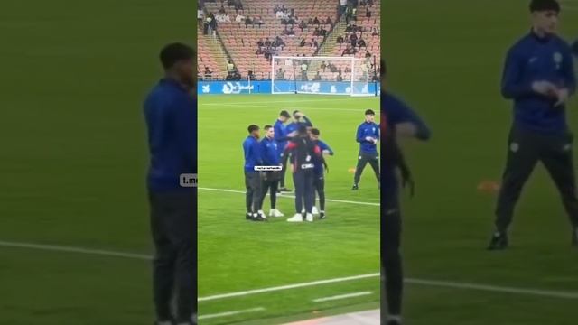 🤝 Ламин Ямаль и Нико Уильямс перед матчем