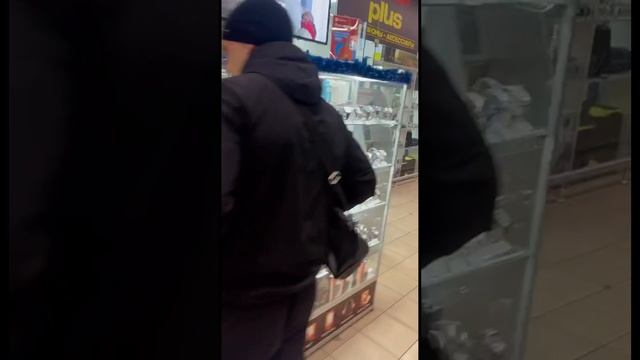 Донецкпроспект_Ильича,_23Д_супермаркет_Молоко (1)