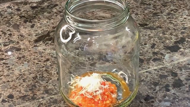Закуска из зелёных и бурых помидоров с хреном на зиму