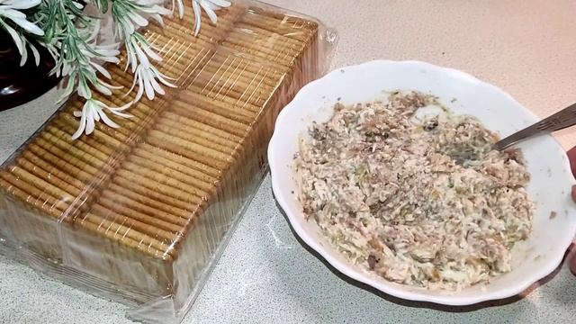 Оригинально,вкусно и просто.Закусочные бутерброды на крекетном печенье....