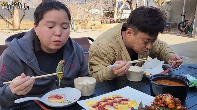 갓담은 고추김치🌶, 달래된장찌개 만들어서 너무맛있는 집밥먹방😋(ft.사각햄)ㅣKorean Home-cooked mealsㅣREAL SOUNDㅣMUKBANGㅣEATING SHOW