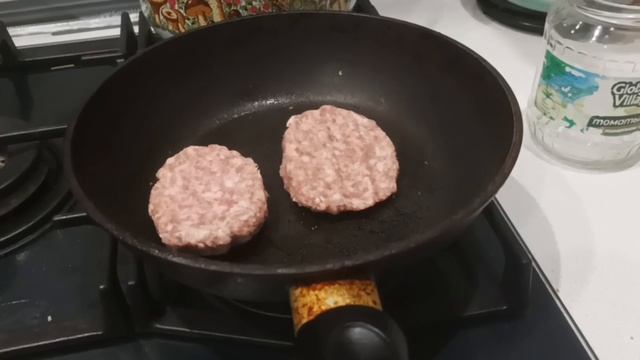 бургеры (у меня после этого акк в стим спёрли :(   )