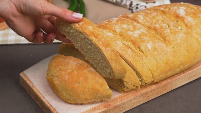 Мало кто знает этот секрет приготовления такого пышного и вкусного хлеба.Попробуй приготовить и ты.