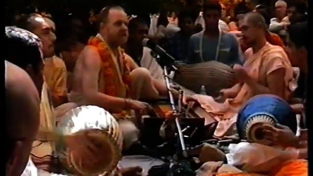 12 3 mpeg Kirtan Aindra baba 2005