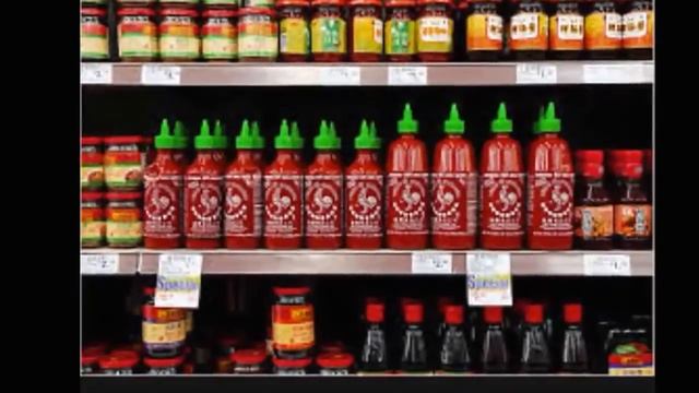 Sriracha hot chili sauce   صلصة سرارشا الحارة
