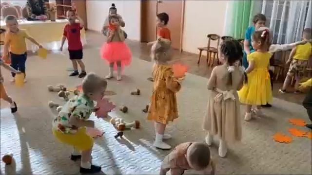 Праздник Осени в младшей группе №3 "Дельфиненок"