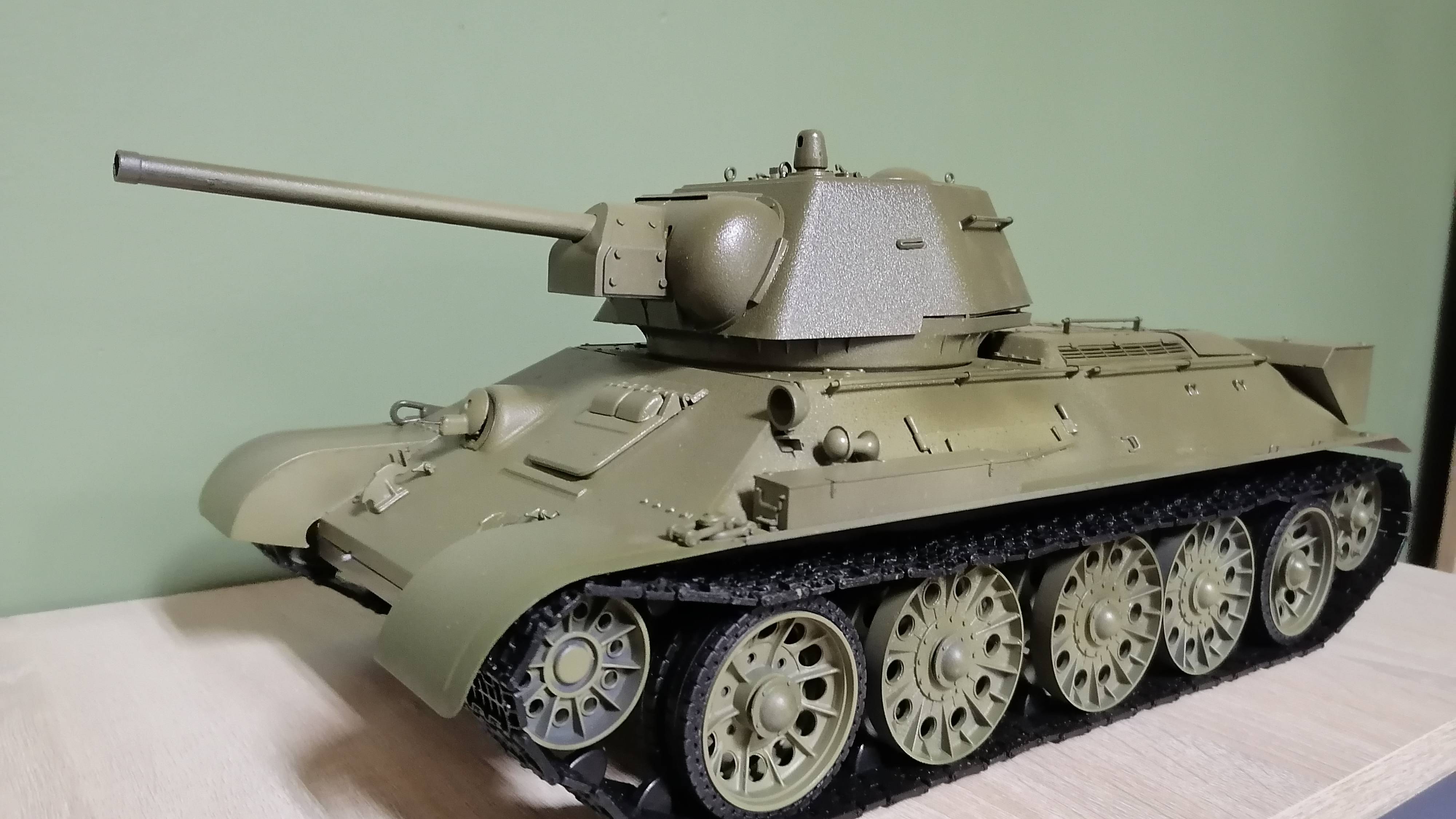 Модель танка Т-34-76 в масштабе 1/16