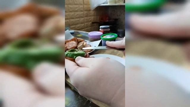 Евгений Сергеевич решил доработать завтрак, очень вкусно получилось!