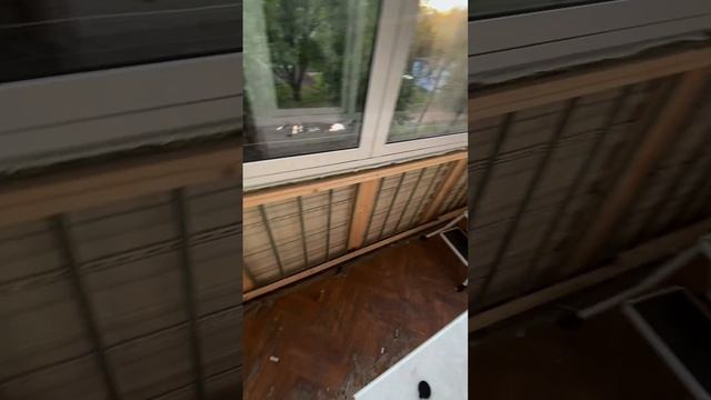 Демонтаж старого аварийного балкона. Остекление и сайдинг балкона СПб