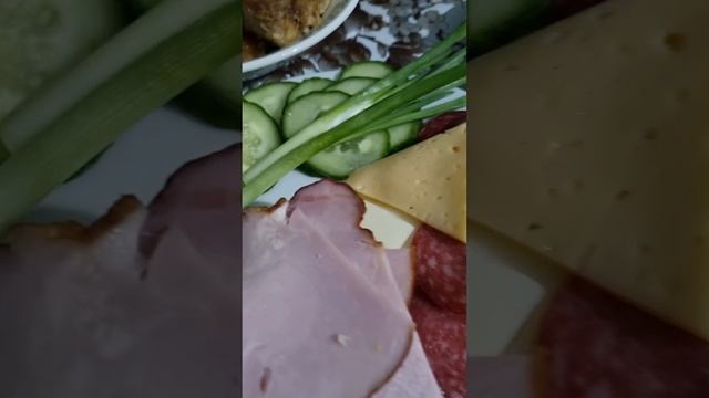 Дикий ,вкусный  фрукт!