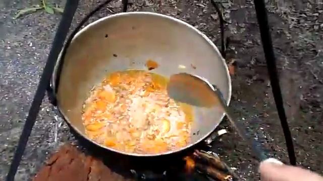 Варим с сыном солдатскую кашу.