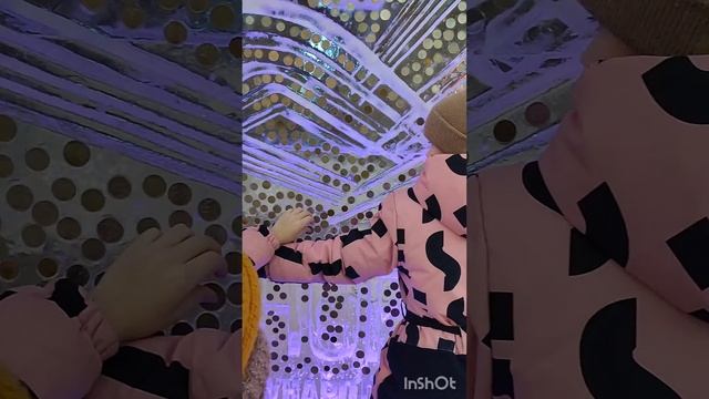 Прогулка по центру, площади Ленина 
Новый год 2025
