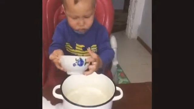 1жасар бала пирог пісіреді