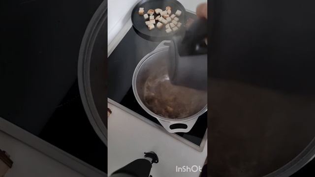 Грибной сливочный суп.