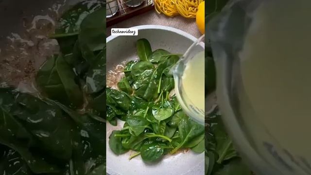 Creamy spinach pasta 😋🤤 #youtubeshorts #viralvideo #food #foryou