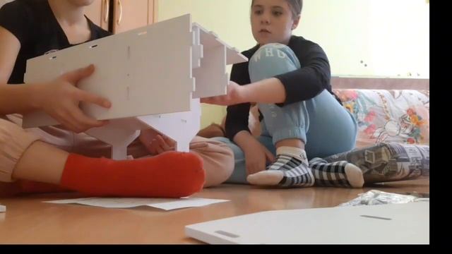 Собираю органайзер для косметики с подругой 😱👍.mp4