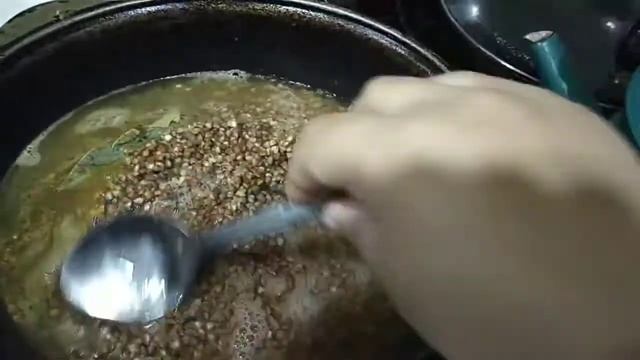 супер Миля Амилани . готовлю гречку с мясом .🍖 удалось гречка рассыпчатая..