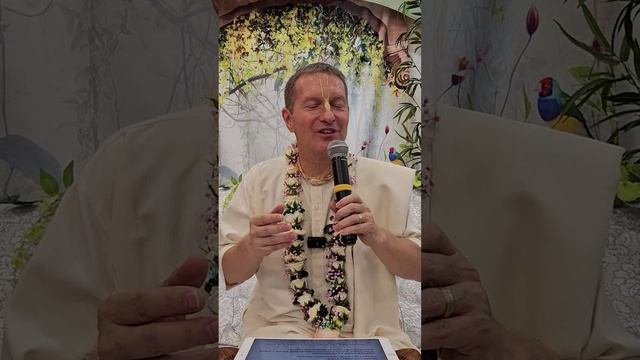 Виграха, или зачем Кришна сам решает стать беспомощным